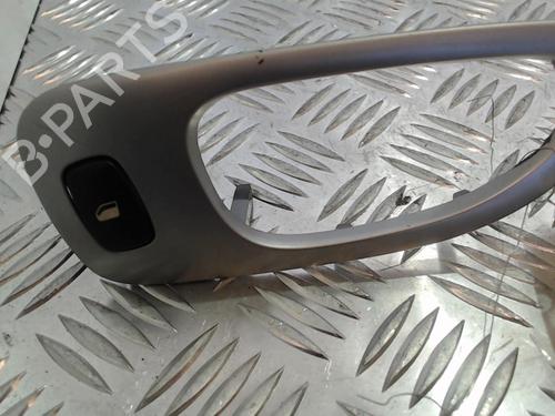 Højre bagtil elrude kontakt Højre bagtil elrude kontakt PEUGEOT 307 Break (3E) [2002-2009] 37352730 37352730
