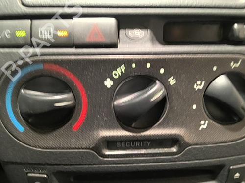 climate-control-toyota-yaris-_p1_-1999-2000-2001-2002-2003-2004-2005-37370995 main image