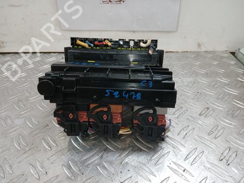 Used Fuse box Fuse box 37364581 37364581