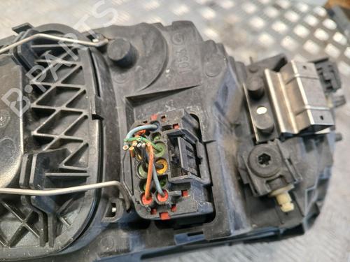 Used Right headlight Right headlight 37374969 37374969
