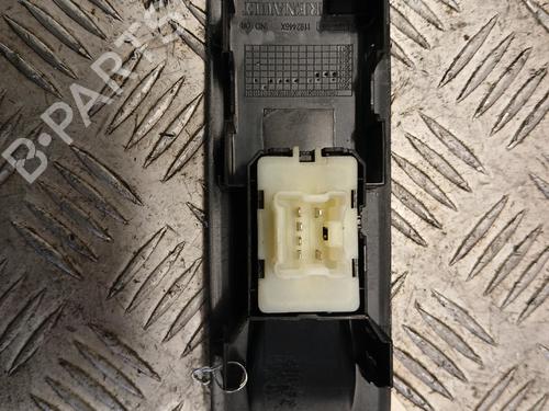 Right front window switch RENAULT CLIO IV (BH_) 1.5 dCi 90 | BP39729759I26 - Image 2