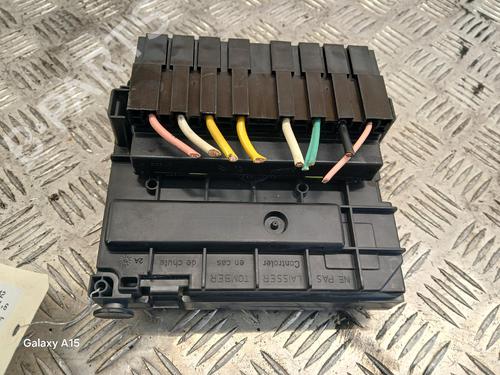 Used Fuse box Fuse box 38548577 38548577