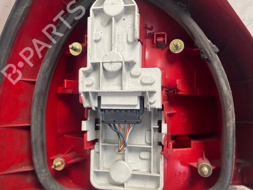 Used Right taillight Right taillight 39242998 39242998