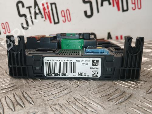 Used Fuse box Fuse box 37371418 37371418