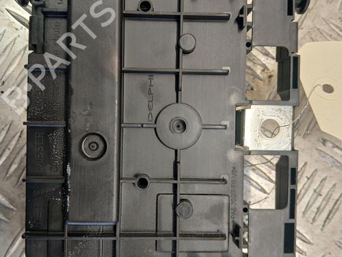 Used Fuse box Fuse box 37374086 37374086