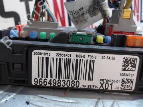 Used Fuse box Fuse box 37358612 37358612