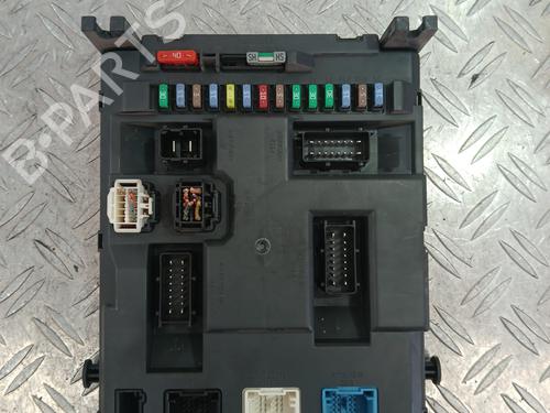 Used Fuse box Fuse box 37366939 37366939
