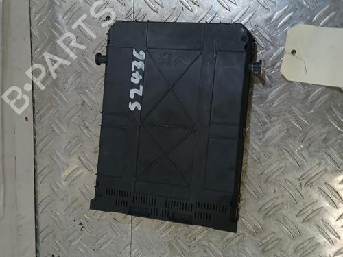 Used Fuse box Fuse box 37364209 37364209