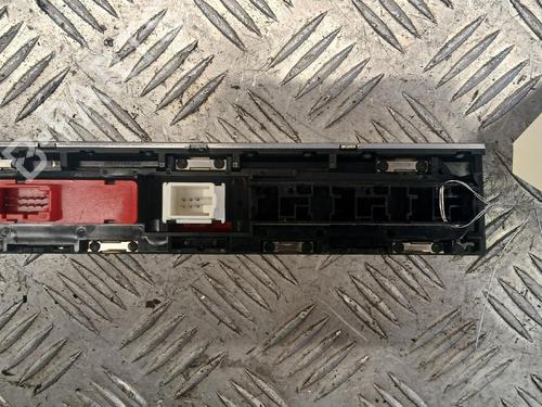 warning-switch-audi-a3-8p1-2003-2004-2005-2006-2007-2008-2009-2010-2011-2012-2013-37766744 main image