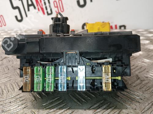 Used Fuse box Fuse box 37372144 37372144