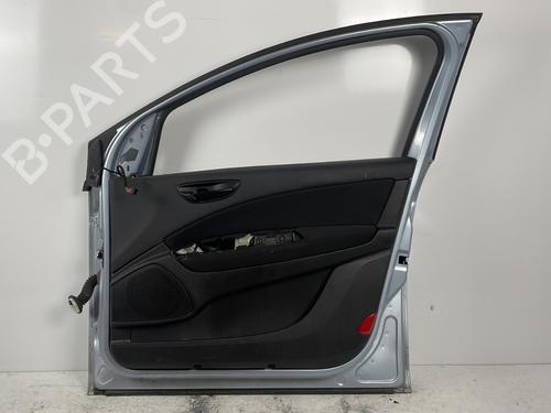 Used Right front door Right front door 37622572 37622572