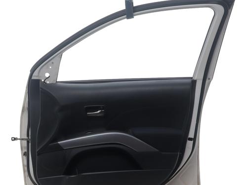 Used Right front door Right front door 37616275 37616275