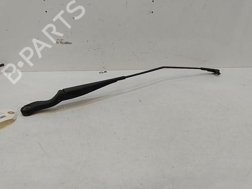 Used Front windshield wiper arm Front windshield wiper arm 37312535 37312535