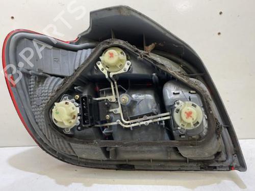 right-taillight-toyota-yaris-_p1_-1999-2000-2001-2002-2003-2004-2005-37319113 main image