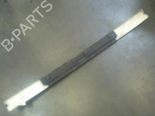 Used Grille Grille 37618188 37618188