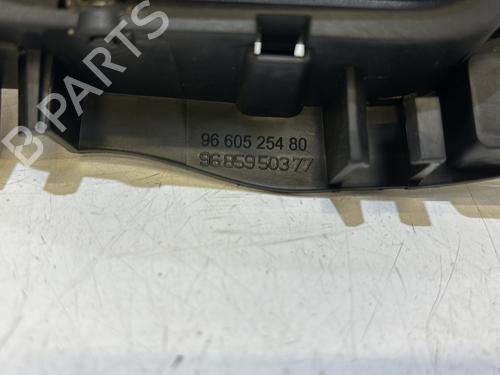 Used Front left interior door handle Front left interior door handle 37326589 37326589