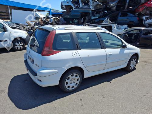 Left headlight PEUGEOT 206 SW (2E/K) 1.4 HDi | BP37337580C28 - Image 11
