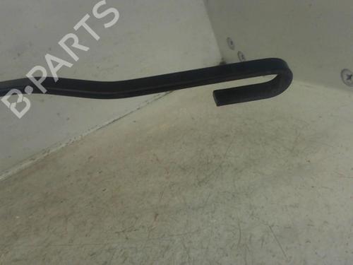 Used Front windshield wiper arm Front windshield wiper arm 37303998 37303998