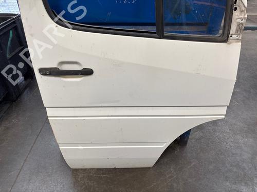 Used Right front door Right front door 38560904 38560904