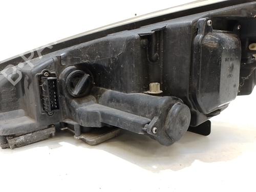 right-headlight-peugeot-407-coupe-6c_-2005-37317913 main image