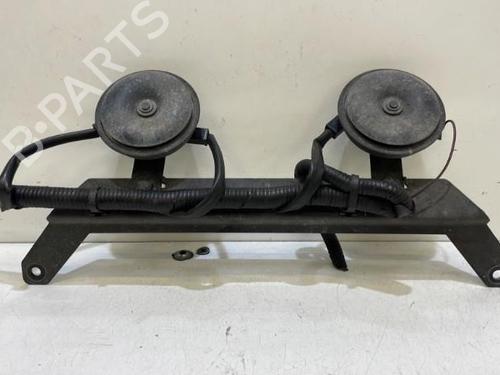 horn-nissan-juke-f15-2010-2011-2012-2013-2014-2015-2016-2017-2018-2019-37319523 main image