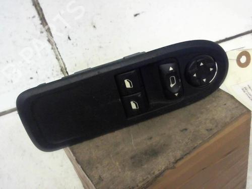 Used Left front window switch Left front window switch 37300972 37300972
