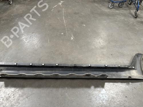 Used Right sideskirt Right sideskirt 37614524 37614524