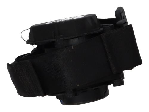 rear-right-seatbelt-fiat-tipo-estate-356_-357_-2016-37330984 main image
