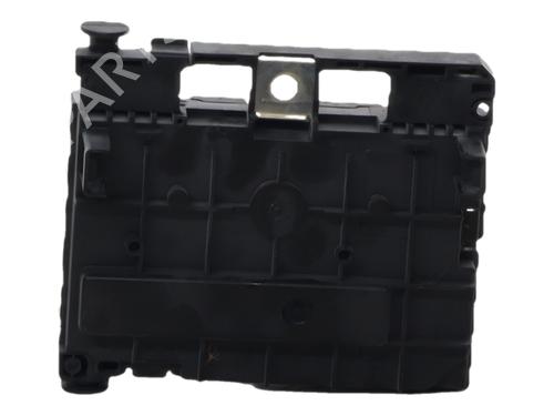 Used Fuse box Fuse box 37617657 37617657