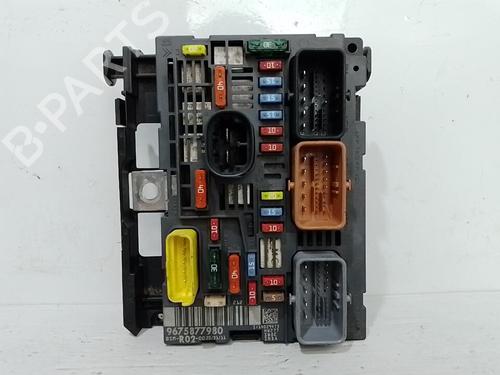 Used Fuse box Fuse box 37316983 37316983
