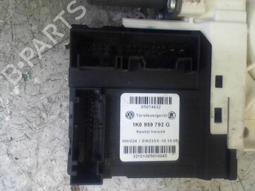 Right front window motor VW GOLF V (1K1) | BP37298091E20 - Image 3
