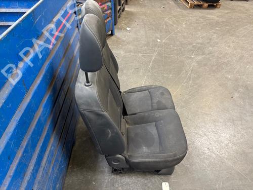 Right front seat RENAULT TRAFIC III Van (FG_) 2.0 dCi 120 (FGMN) | BP38269987C16 - Image 3