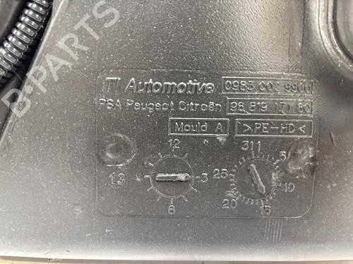 Used AdBlue tank AdBlue tank PEUGEOT 508 SW I (8E_) 2.0 HDi RXH Hybrid4 (200 hp) 40509117 40509117