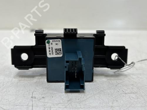 switch-citroen-c4-grand-picasso-ii-da_-de_-2013-37324291 main image