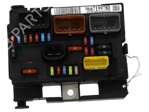 Used Fuse box Fuse box 37331032 37331032