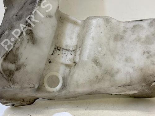 Used Windscreen washer tank Windscreen washer tank 37621205 37621205