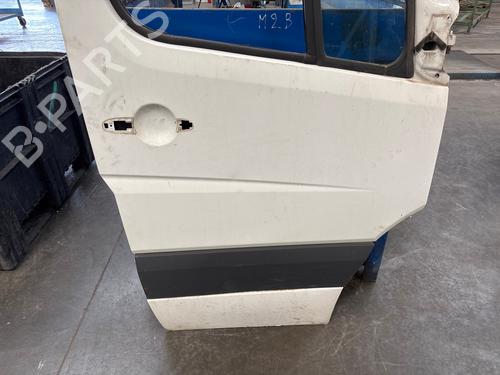 Used Right front door Right front door 38560870 38560870
