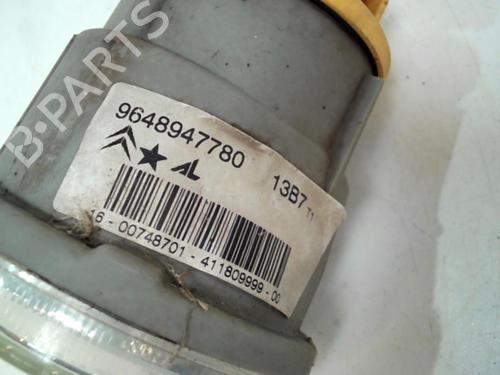 right-front-fog-light-peugeot-1007-km_-2005-37310483 main image
