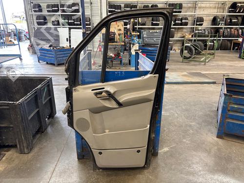 Used Right front door Right front door 38560878 38560878
