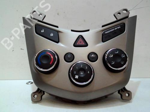 climate-control-chevrolet-aveo-hatchback-t300-2011-37311022 main image