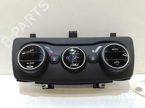 climate-control-fiat-tipo-hatchback-356_-357_-2016-37316445 main image