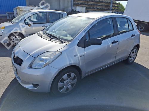 Brugte TOYOTA YARIS (_P9_) 1.4 D-4D (NLP90_, NLP90R) 4804427