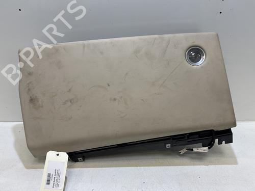 Handskerum Handskerum LAND ROVER RANGE ROVER III (L322) 3.6 D 4x4 (272 hp) 37333771 37333771