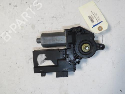 right-front-window-motor-peugeot-307-3ac-2000-2001-2002-2003-2004-2005-2006-2007-2008-2009-2010-2011-2012-37299745 main image