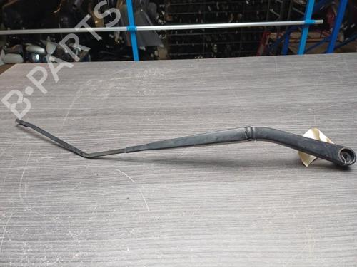front-windshield-wiper-arm-nissan-juke-f15-2010-2011-2012-2013-2014-2015-2016-2017-2018-2019-37319565 main image