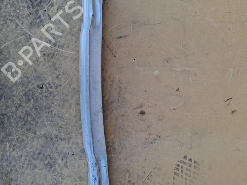 Used Front bumper reinforcement Front bumper reinforcement 37531823 37531823