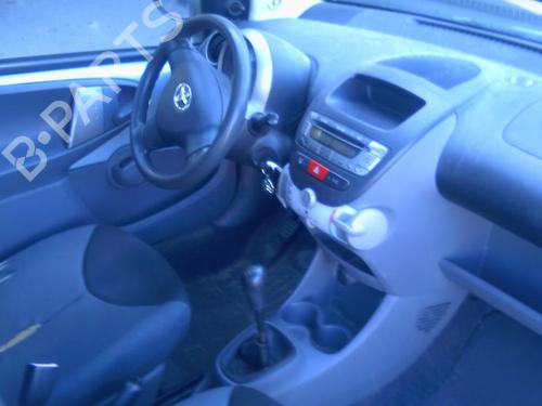 Brugte TOYOTA AYGO (_B1_) 1.4 D-4D (WNB10_, WNB10R) 4800657