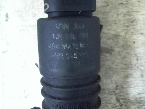 Used Washer pump Washer pump 37299813 37299813