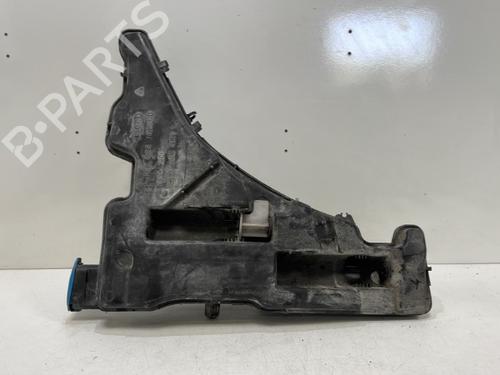 Used Windscreen washer tank Windscreen washer tank 37621404 37621404
