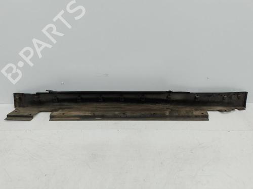 Used Right sideskirt Right sideskirt 37621379 37621379